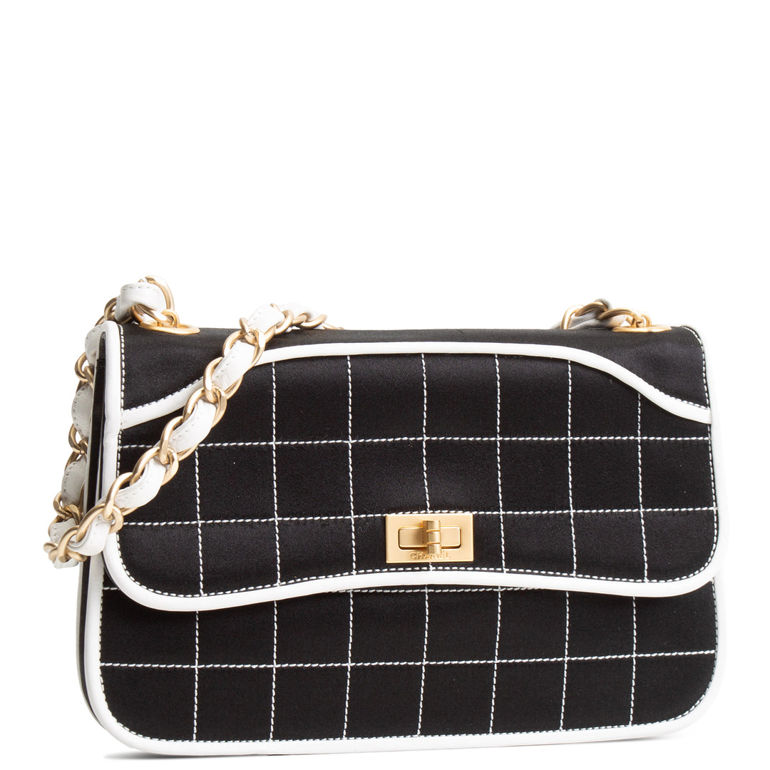 CHANEL Vintage - Mademoiselle Reissued Square Quilt Flap Bag