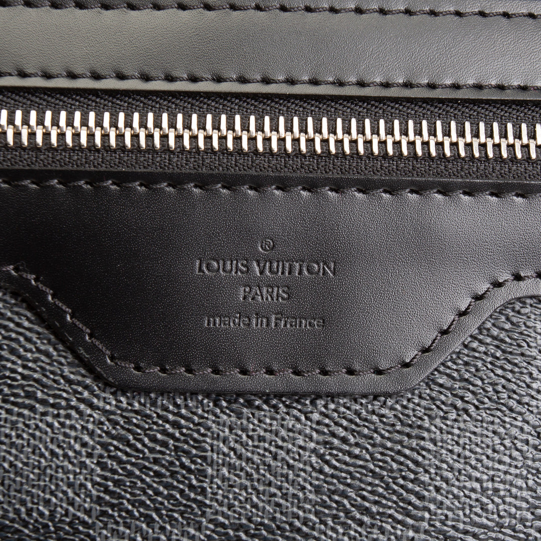 LOUIS VUITTON Damier Graphite Daniel Messenger MM