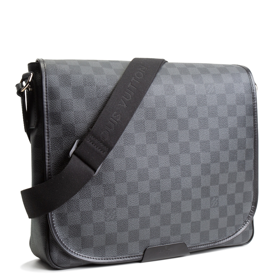 LOUIS VUITTON Damier Graphite Daniel Messenger MM