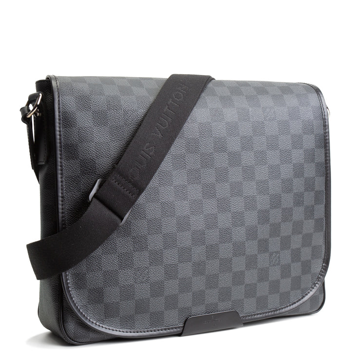 LOUIS VUITTON Damier Graphite Daniel Messenger MM