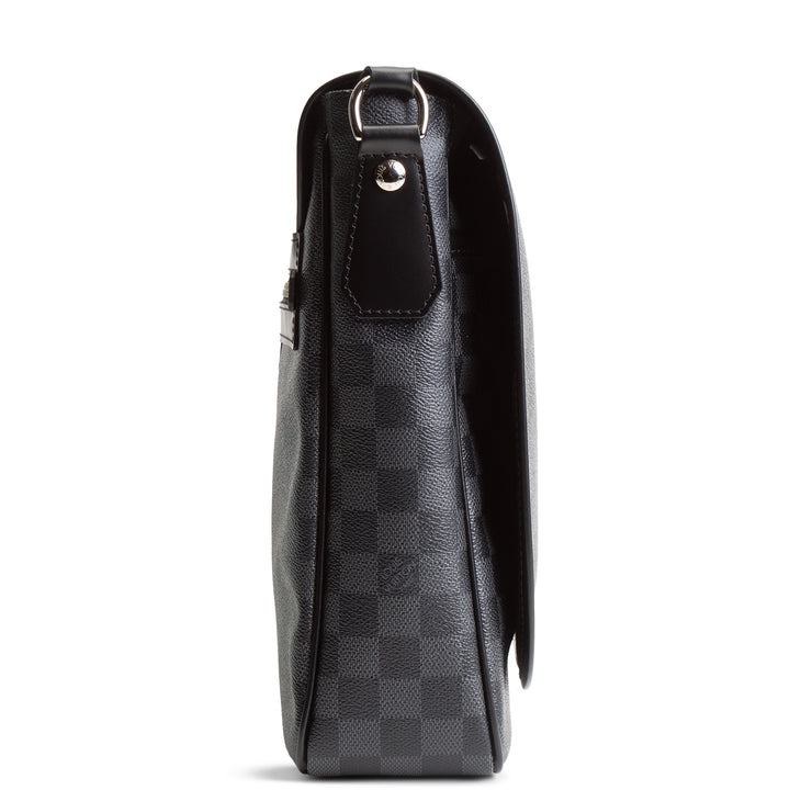 LOUIS VUITTON Damier Graphite Daniel Messenger MM
