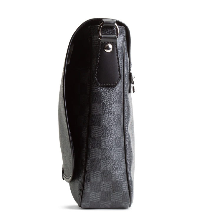 LOUIS VUITTON Damier Graphite Daniel Messenger MM