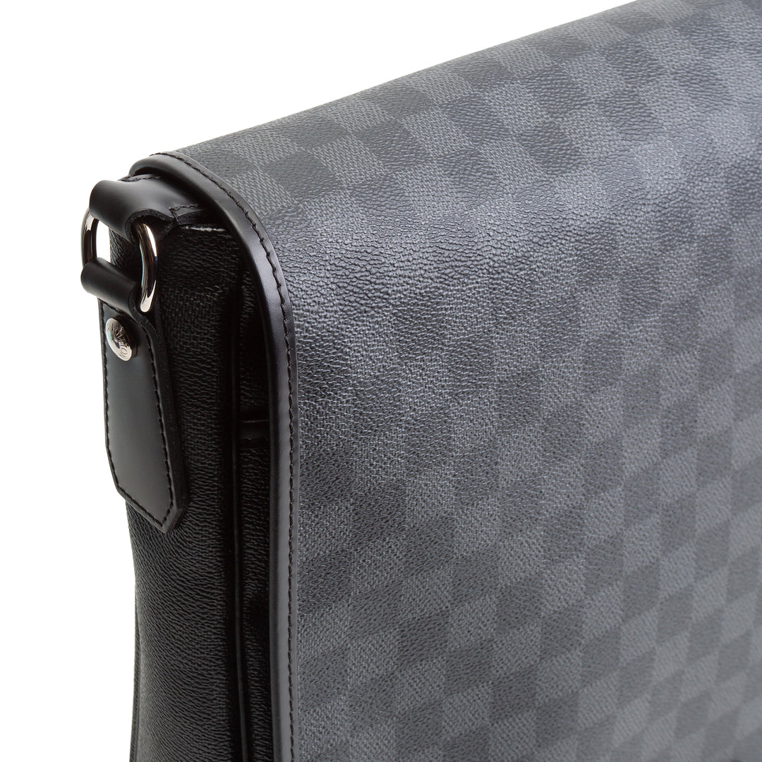 LOUIS VUITTON Damier Graphite Daniel Messenger MM