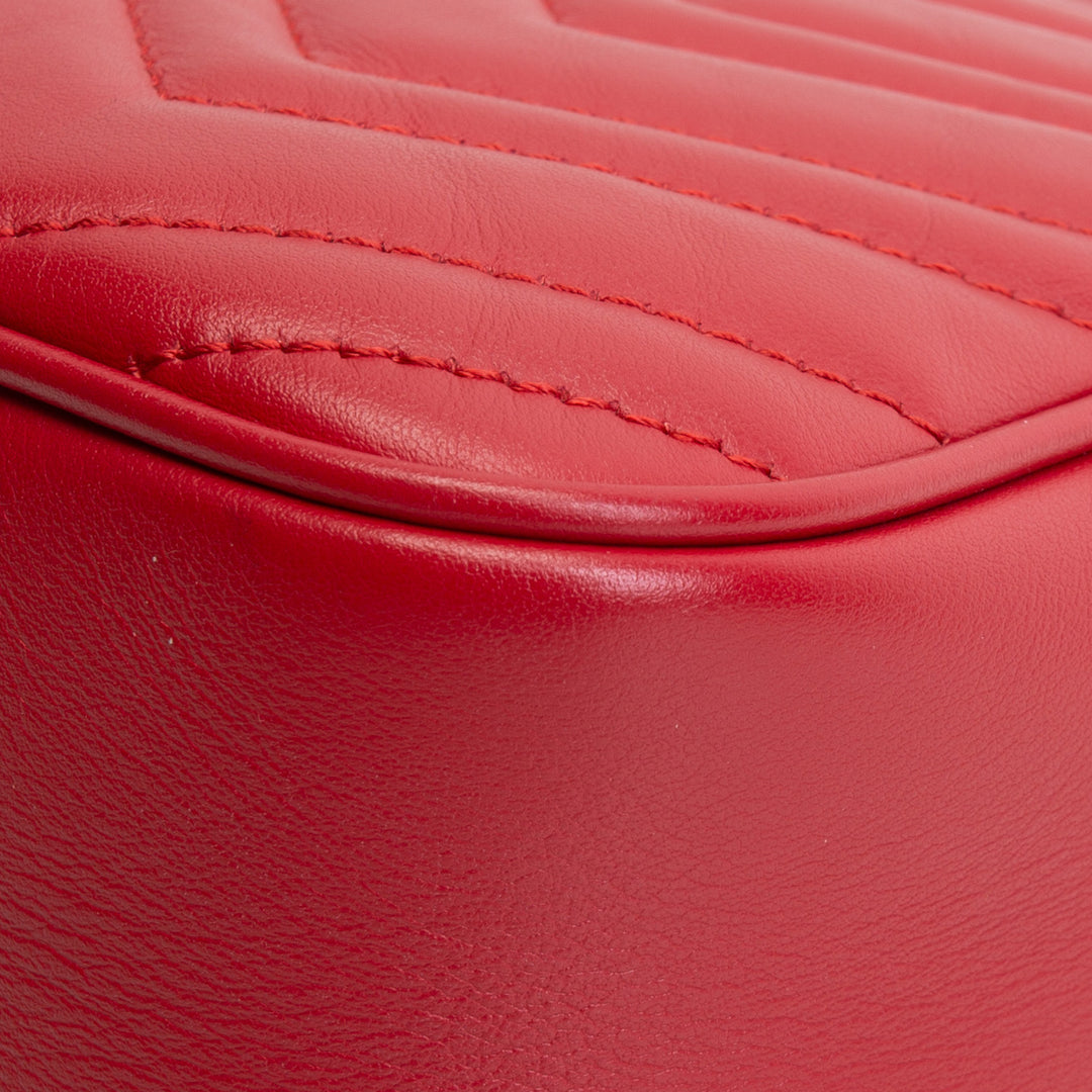GUCCI GG Marmont Camera Bag - Red