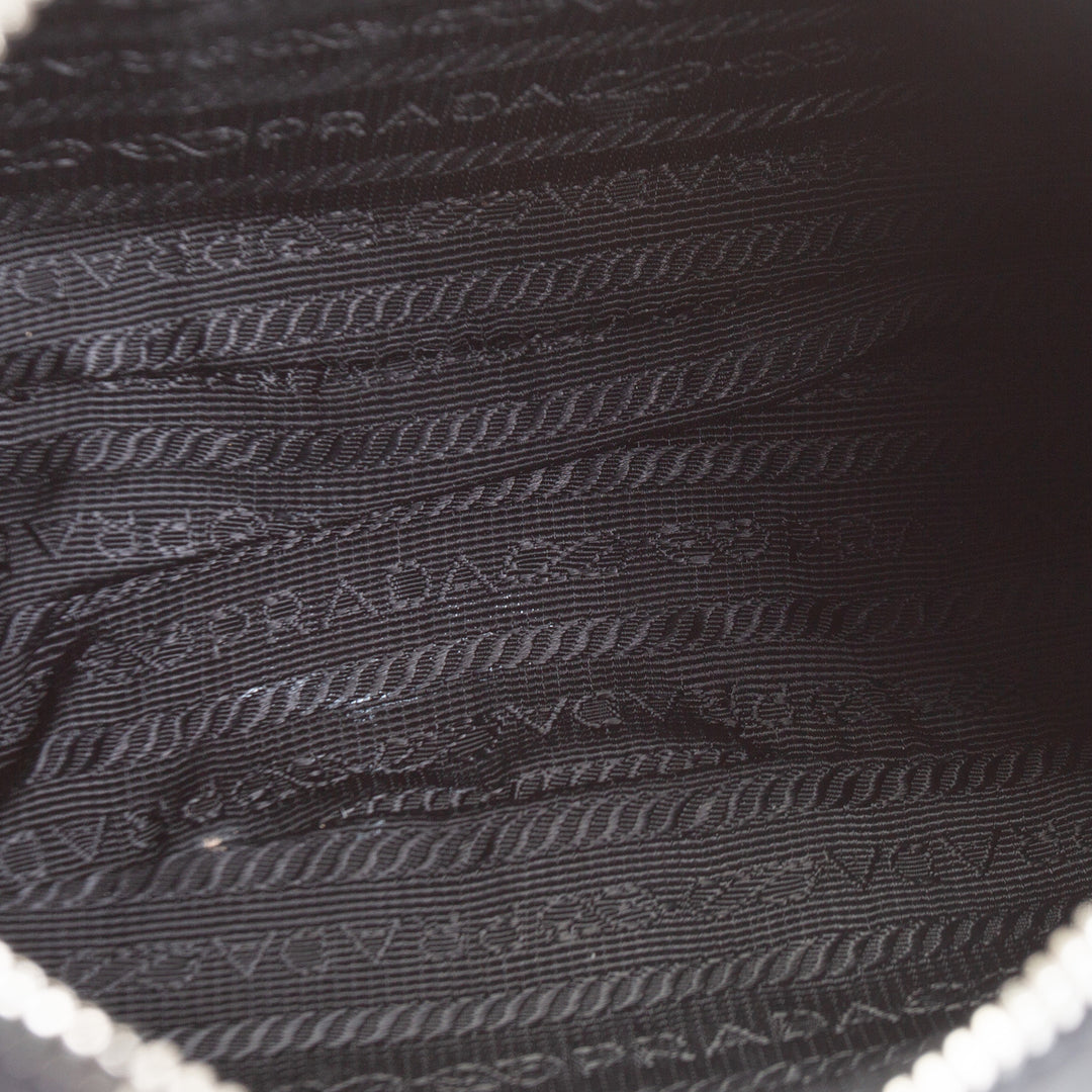 PRADA Re-Edition 2005 Shoulder Bag - Black