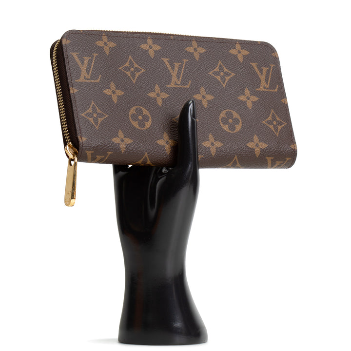 LOUIS VUITTON Monogram Zippy Wallet - Poppy