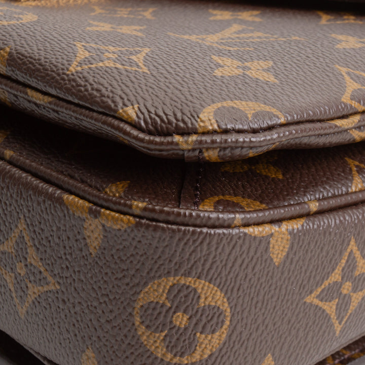 LOUIS VUITTON Monogram Pochette Metis