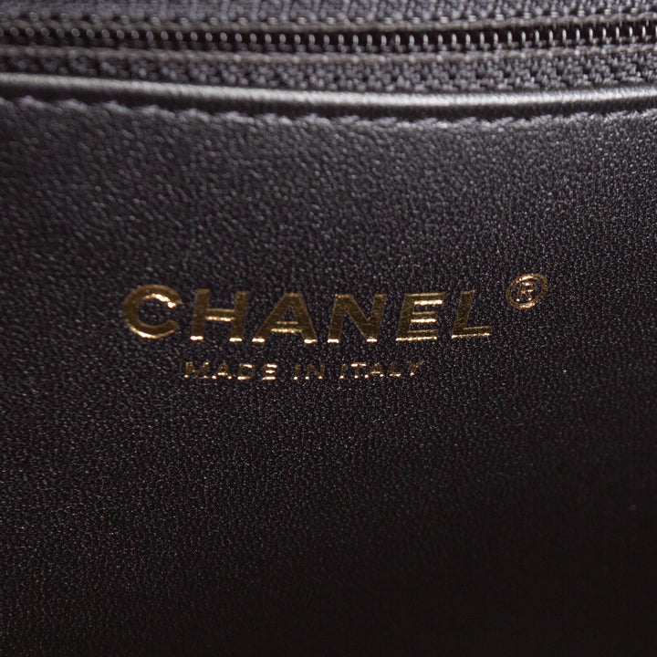 CHANEL Caviar Medium Boy Bag - Black