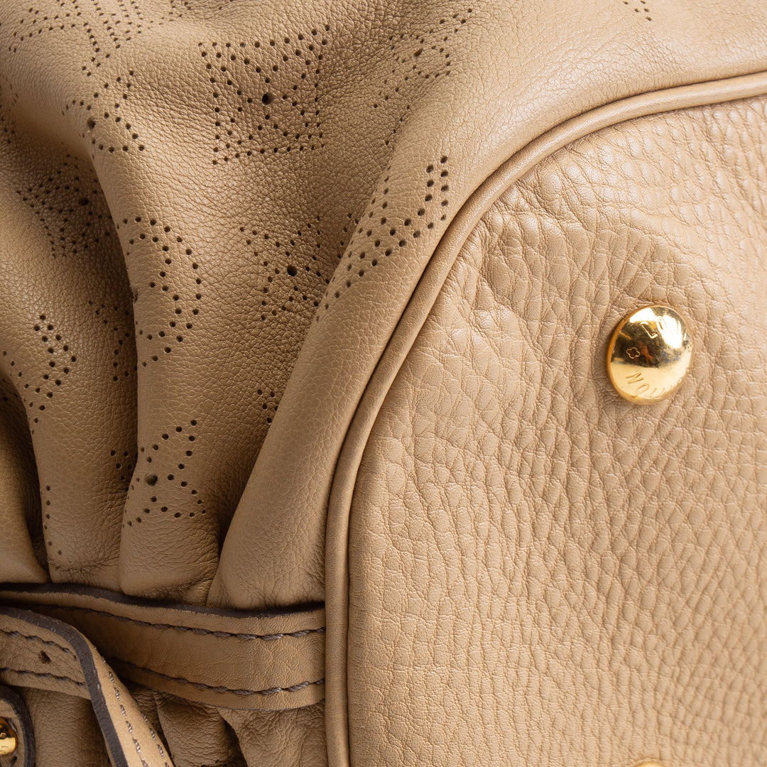 LOUIS VUITTON Mahina L Hobo