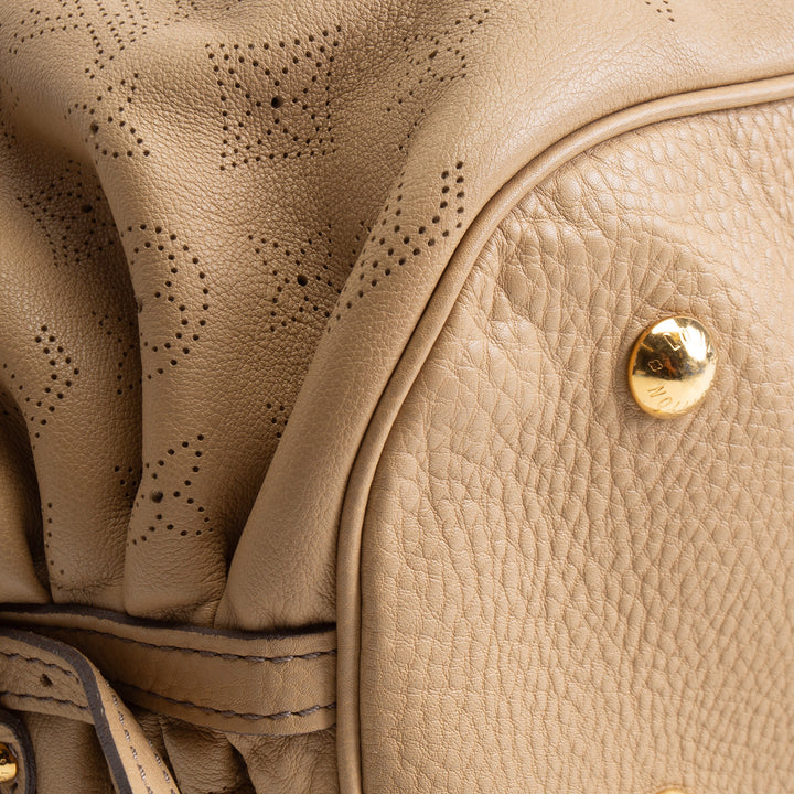LOUIS VUITTON Mahina L Hobo