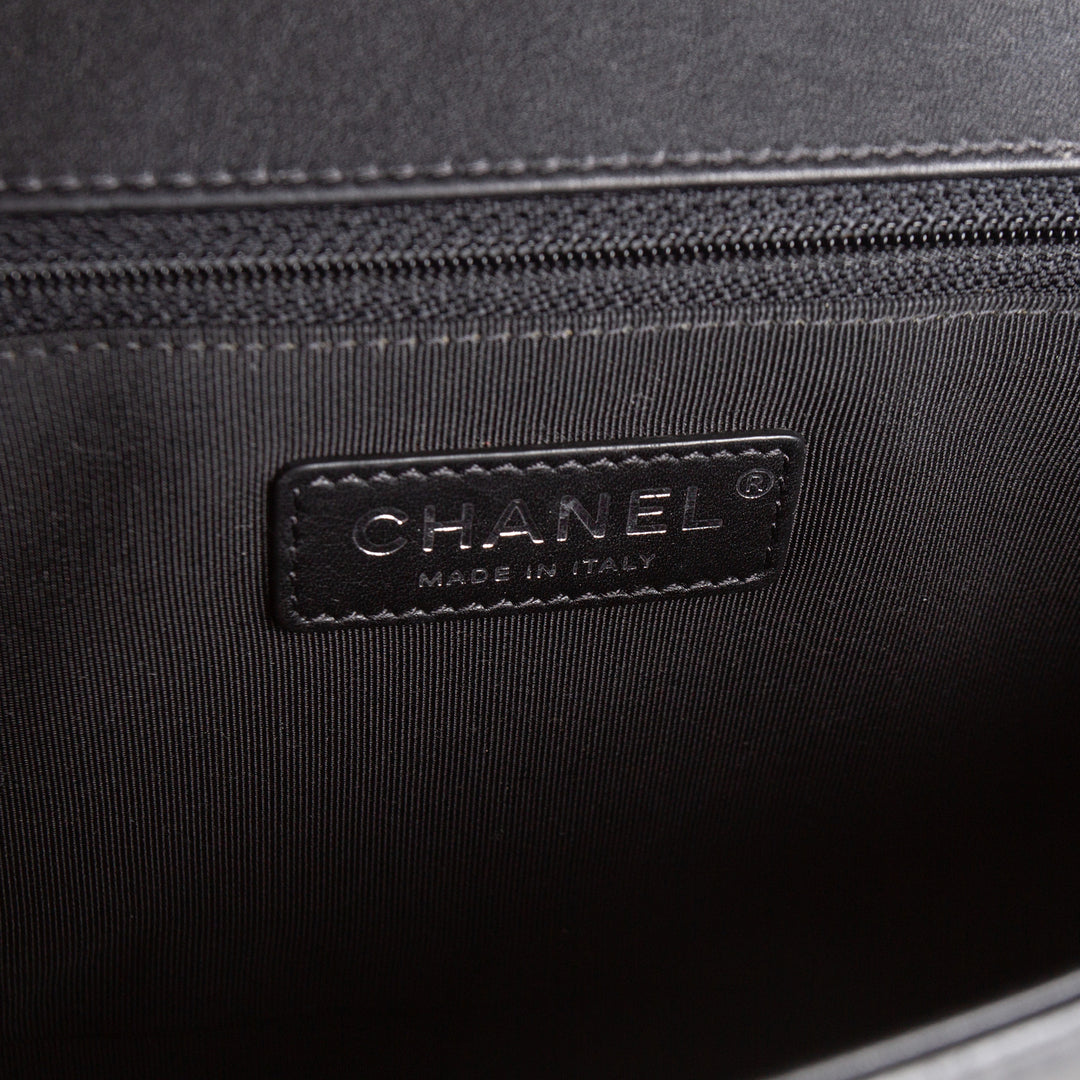CHANEL Chevron New Medium Boy Bag - Black
