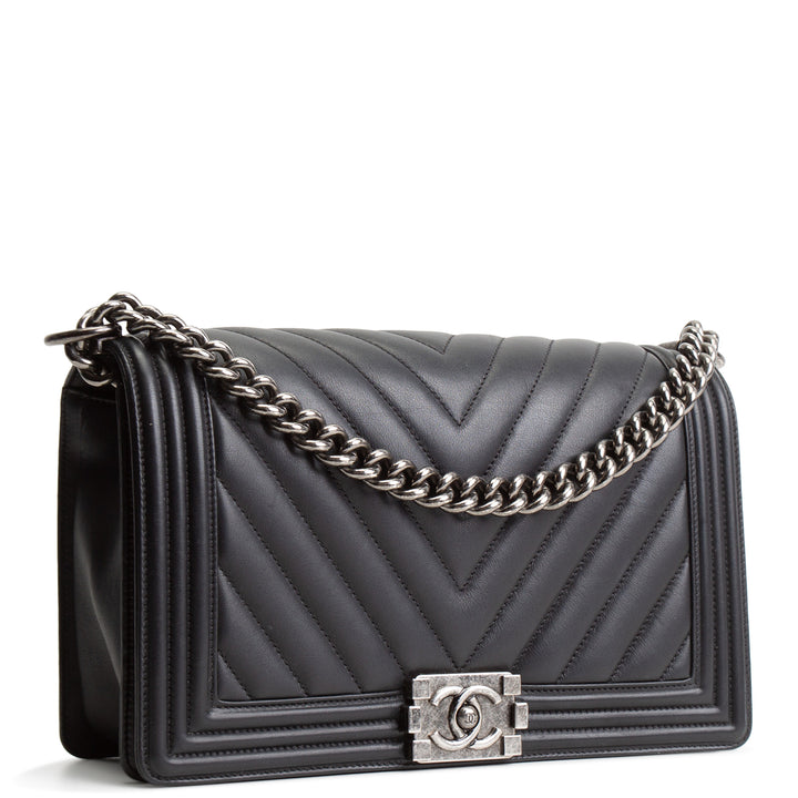 CHANEL Chevron New Medium Boy Bag - Black