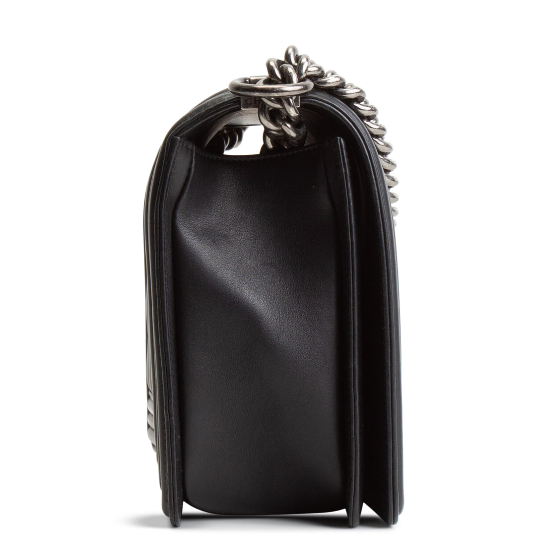 CHANEL Chevron New Medium Boy Bag - Black