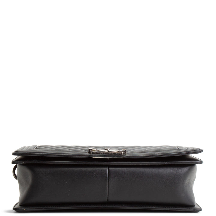 CHANEL Chevron New Medium Boy Bag - Black