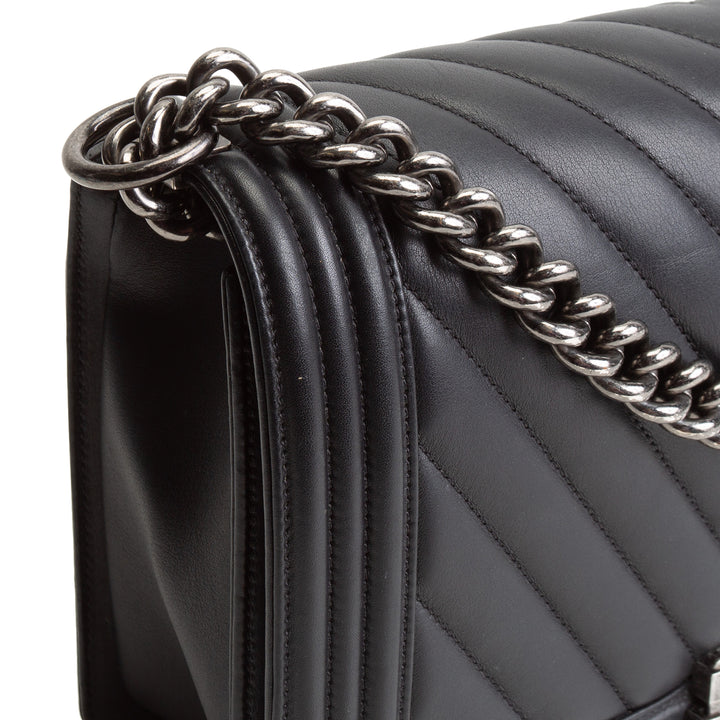 CHANEL Chevron New Medium Boy Bag - Black