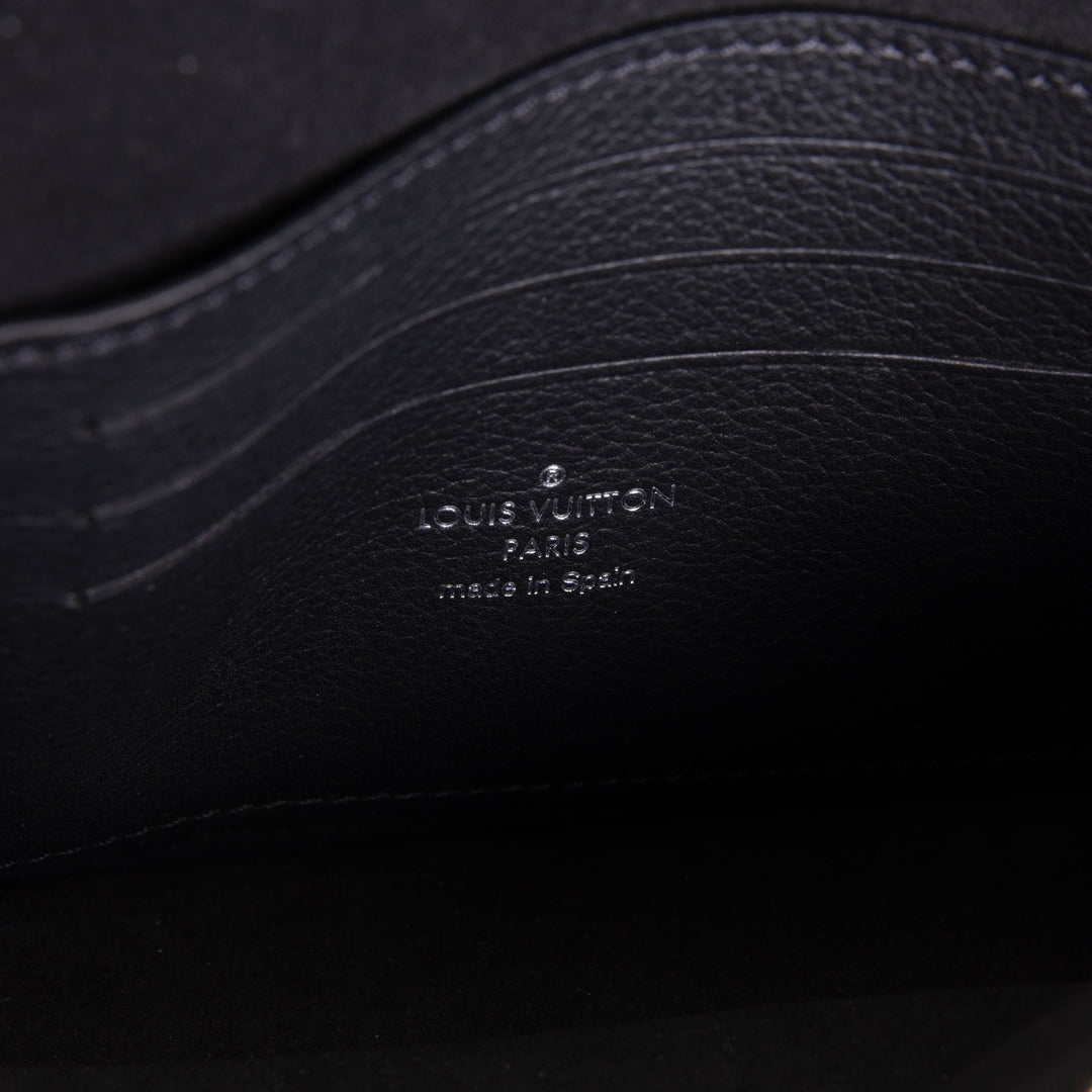LOUIS VUITTON Taurillon MyLockMe Pochette On Chain - Black