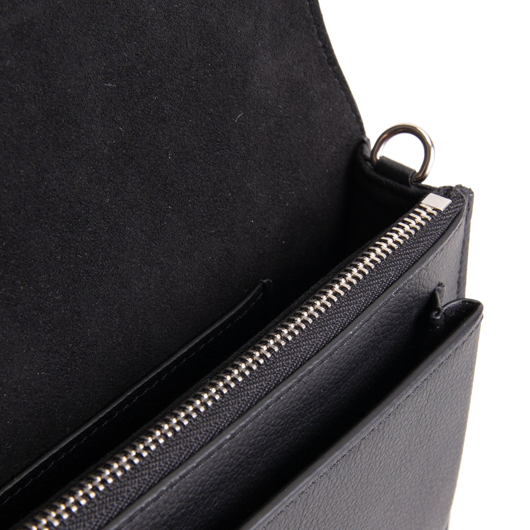 LOUIS VUITTON Taurillon MyLockMe Pochette On Chain - Black
