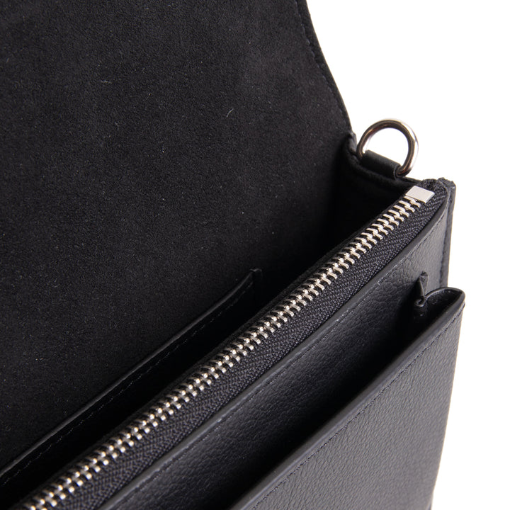 LOUIS VUITTON Taurillon MyLockMe Pochette On Chain - Black