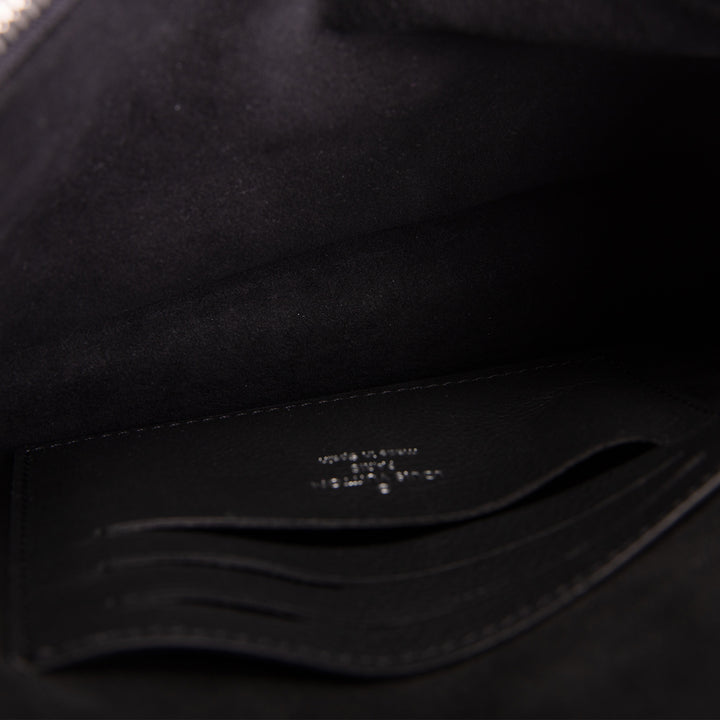 LOUIS VUITTON Taurillon MyLockMe Pochette On Chain - Black