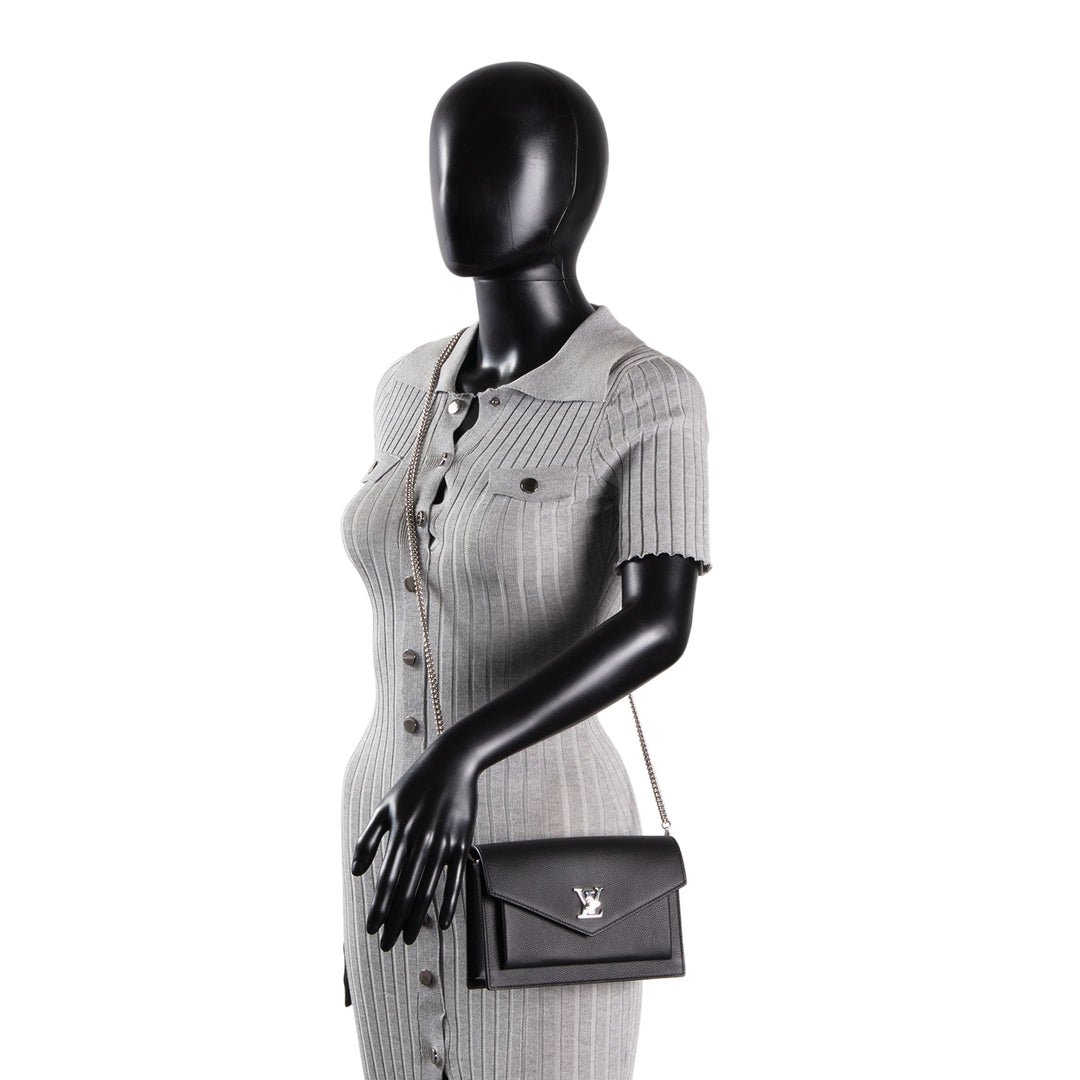 LOUIS VUITTON Taurillon MyLockMe Pochette On Chain - Black