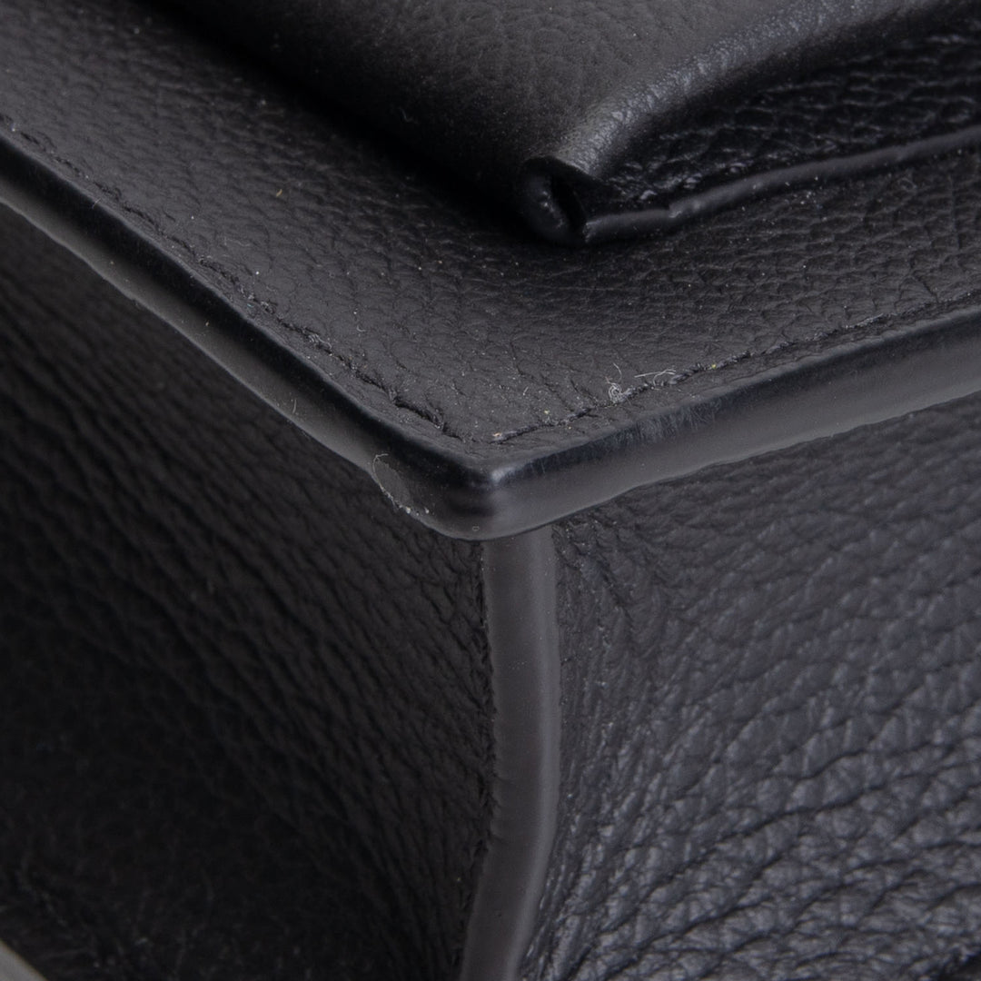 LOUIS VUITTON Taurillon MyLockMe Pochette On Chain - Black
