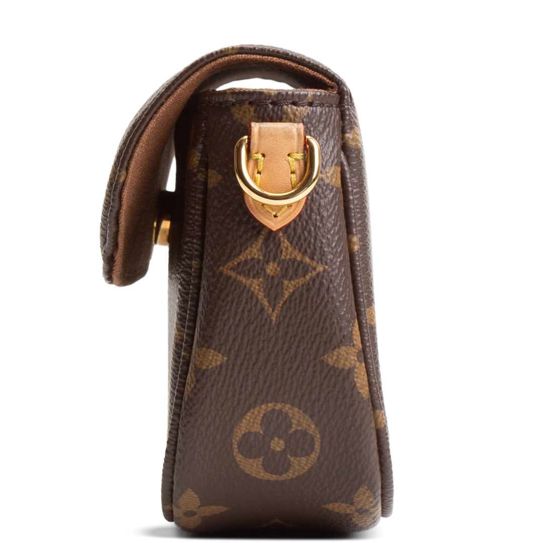 LOUIS VUITTON Monogram Ivy Wallet on Chain