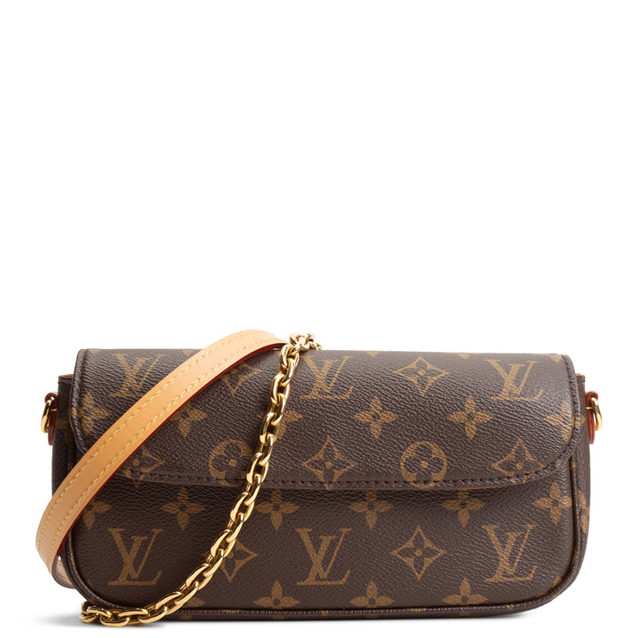 LOUIS VUITTON Monogram Ivy Wallet on Chain