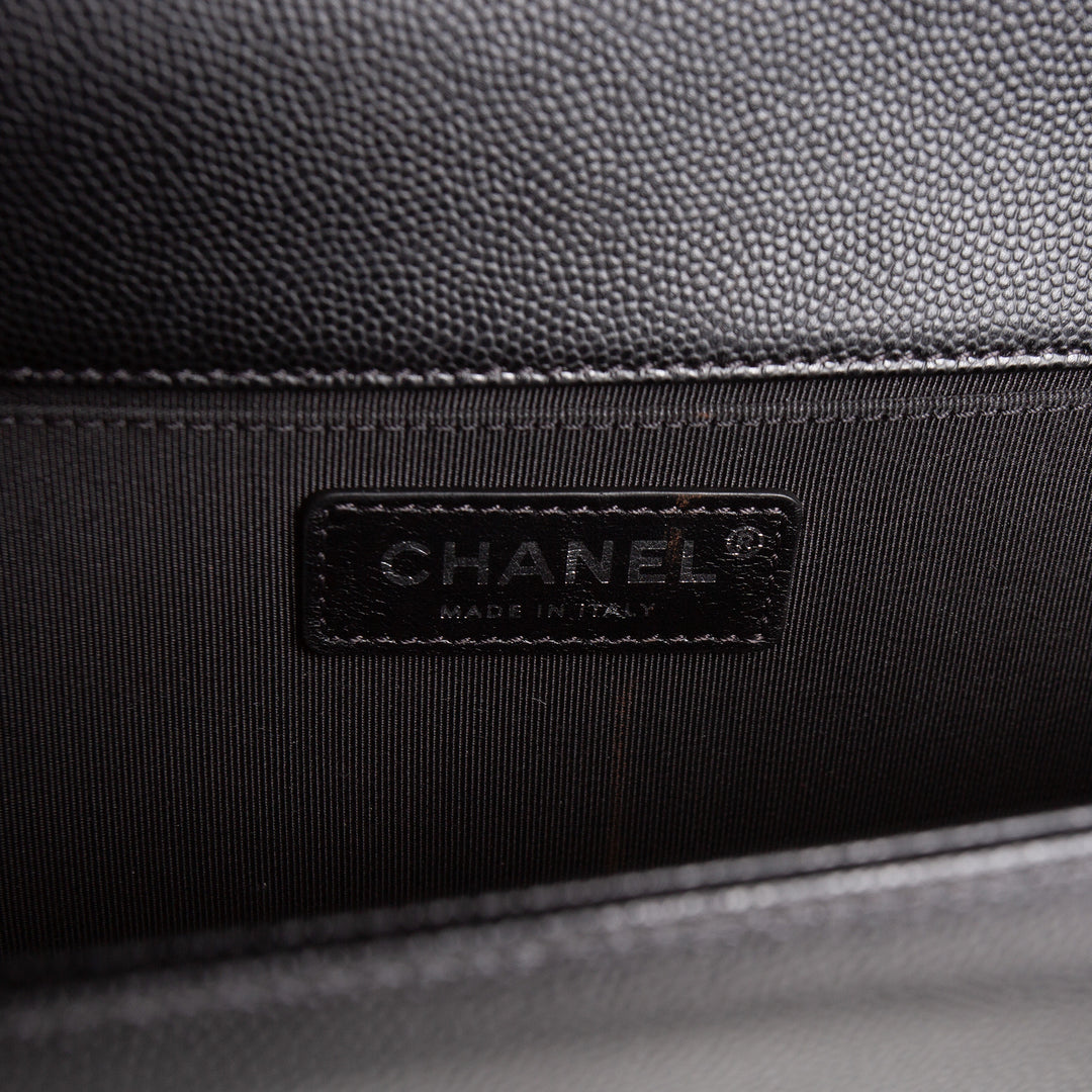 CHANEL Boy Bag Medium Quilted Caviar - Black