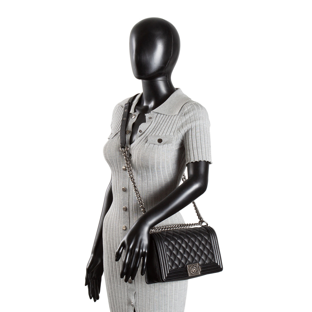 CHANEL Boy Bag Medium Quilted Caviar - Black