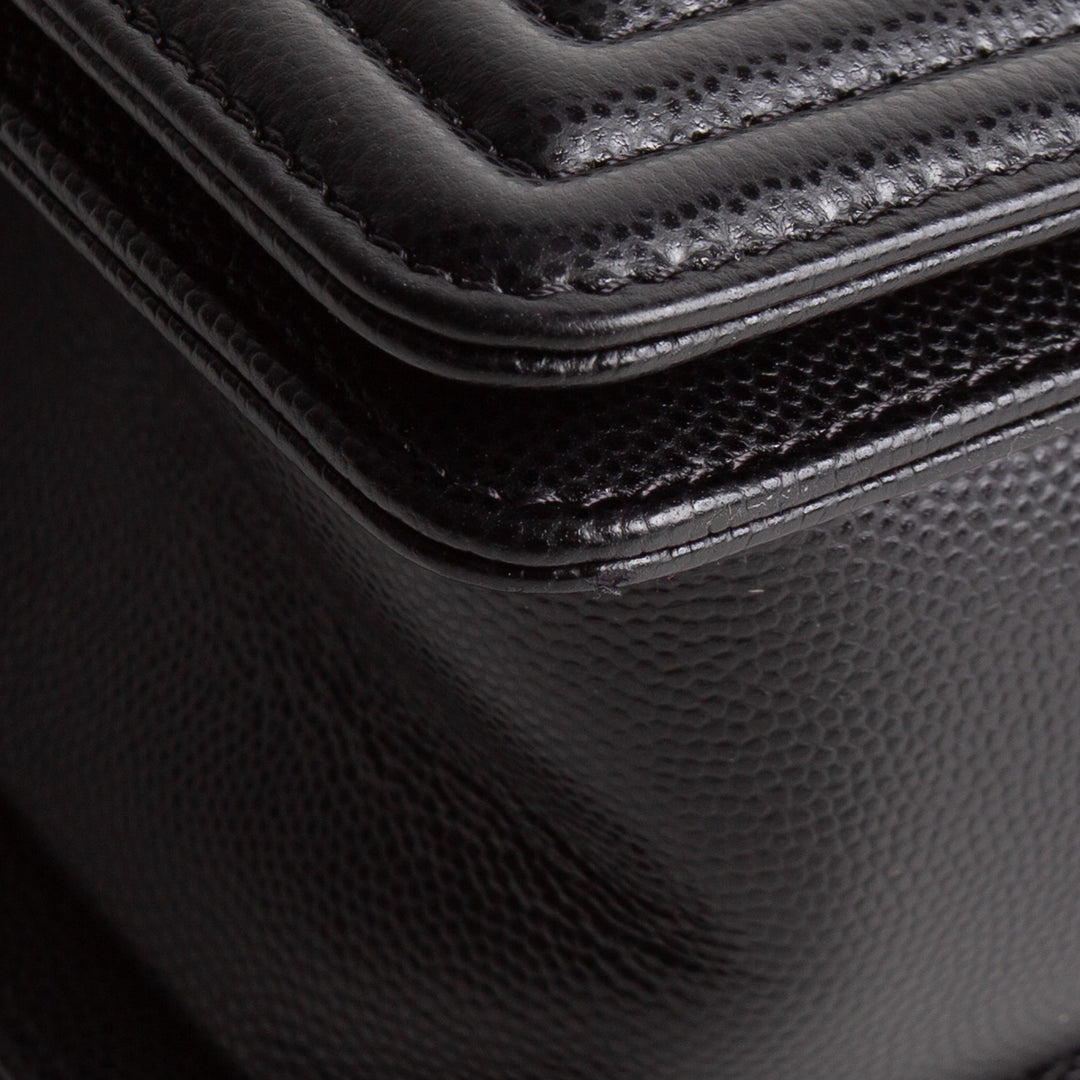 CHANEL Boy Bag Medium Quilted Caviar - Black