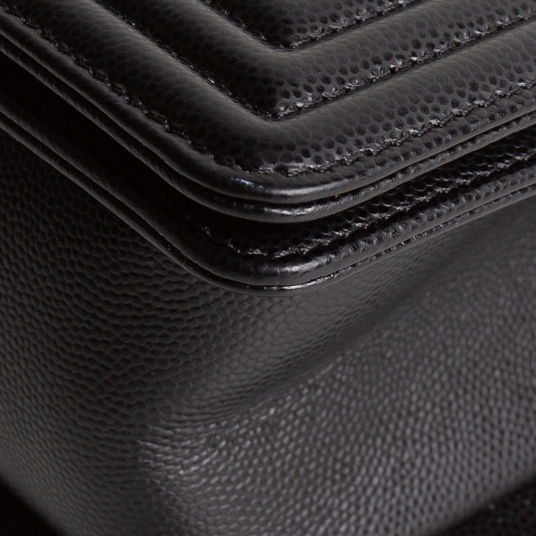 CHANEL Boy Bag Medium Quilted Caviar - Black