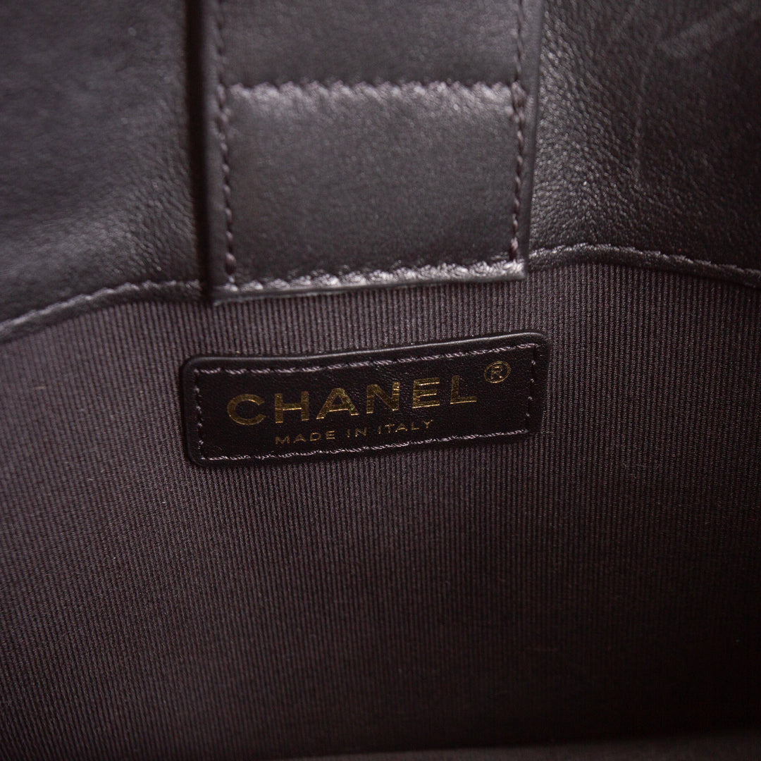 CHANEL Curvy Mood Hobo - Black