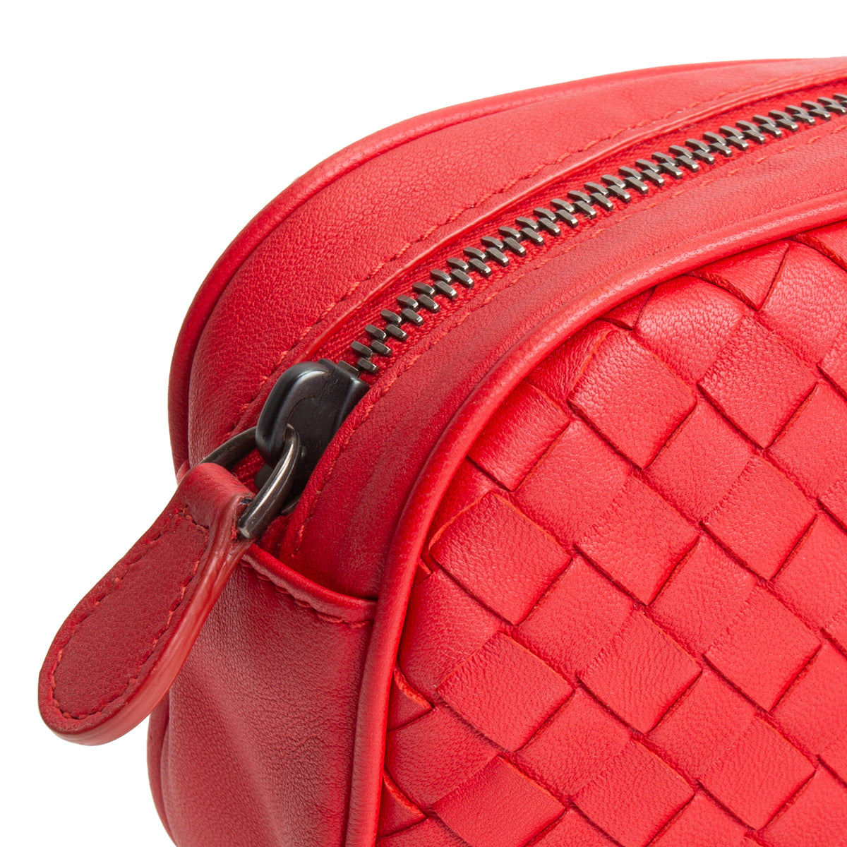 BOTTEGA VENETA Intrecciato Round Belt Bag - Red