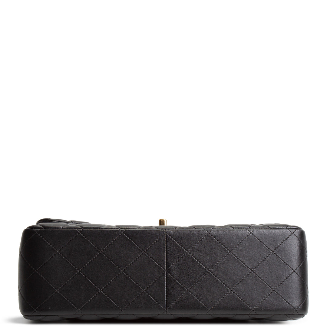 CHANEL Lambskin Jumbo Double Flap - Black