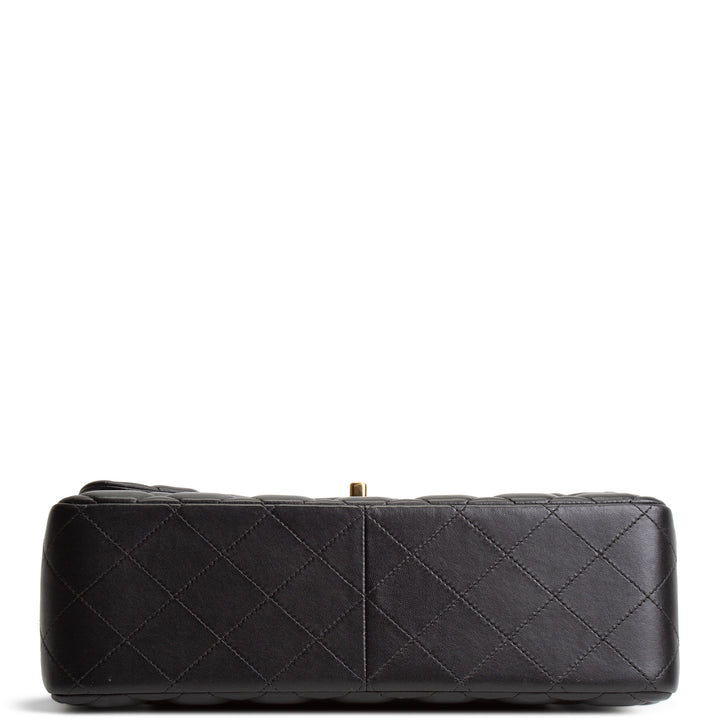 CHANEL Lambskin Jumbo Double Flap - Black