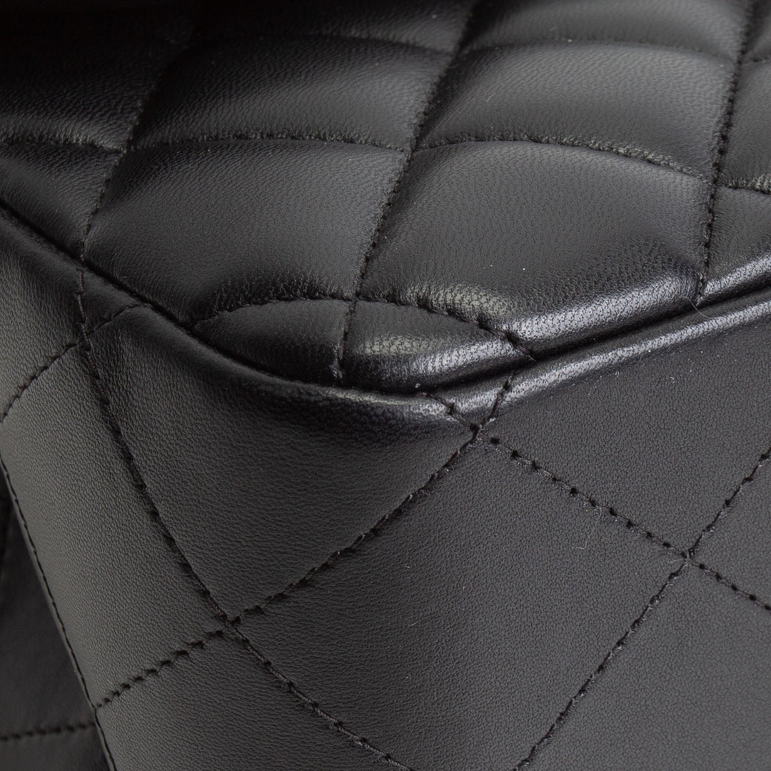 CHANEL Lambskin Jumbo Double Flap - Black
