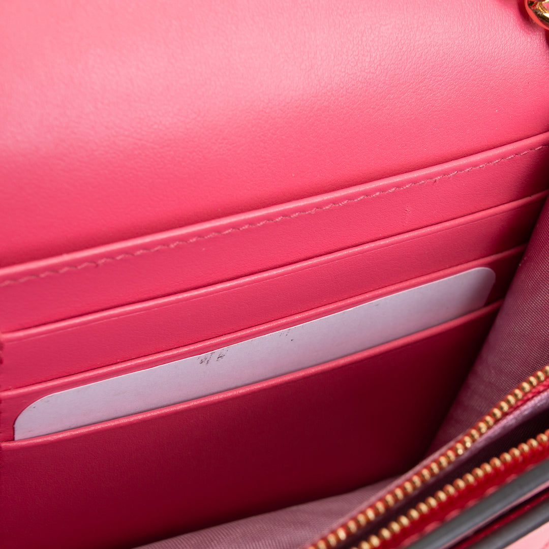 GUCCI GG Matelasse Chain Wallet - Pink