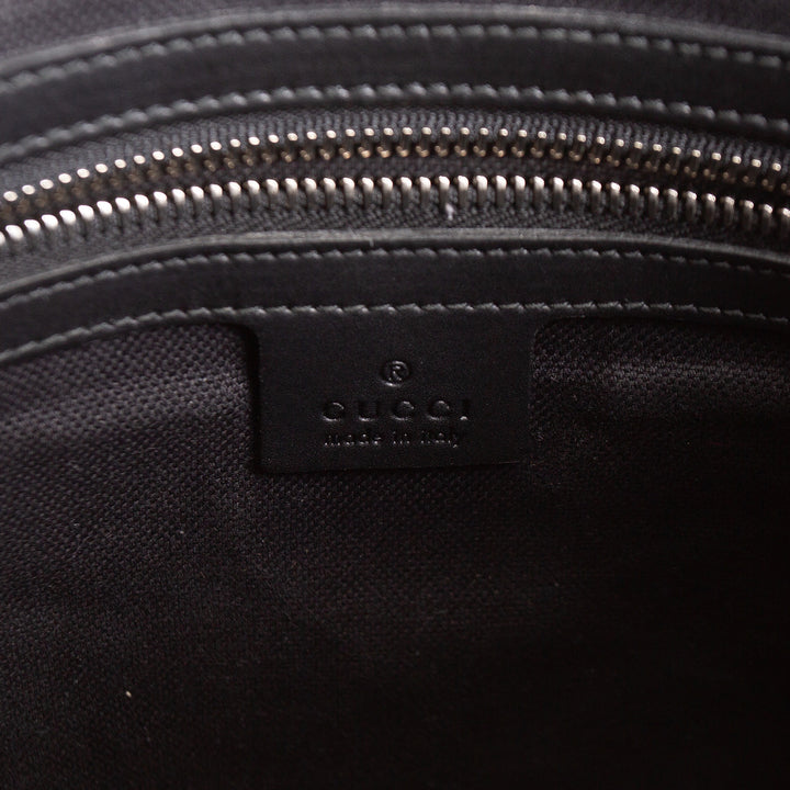 GUCCI GG Supreme Messenger Bag - Black