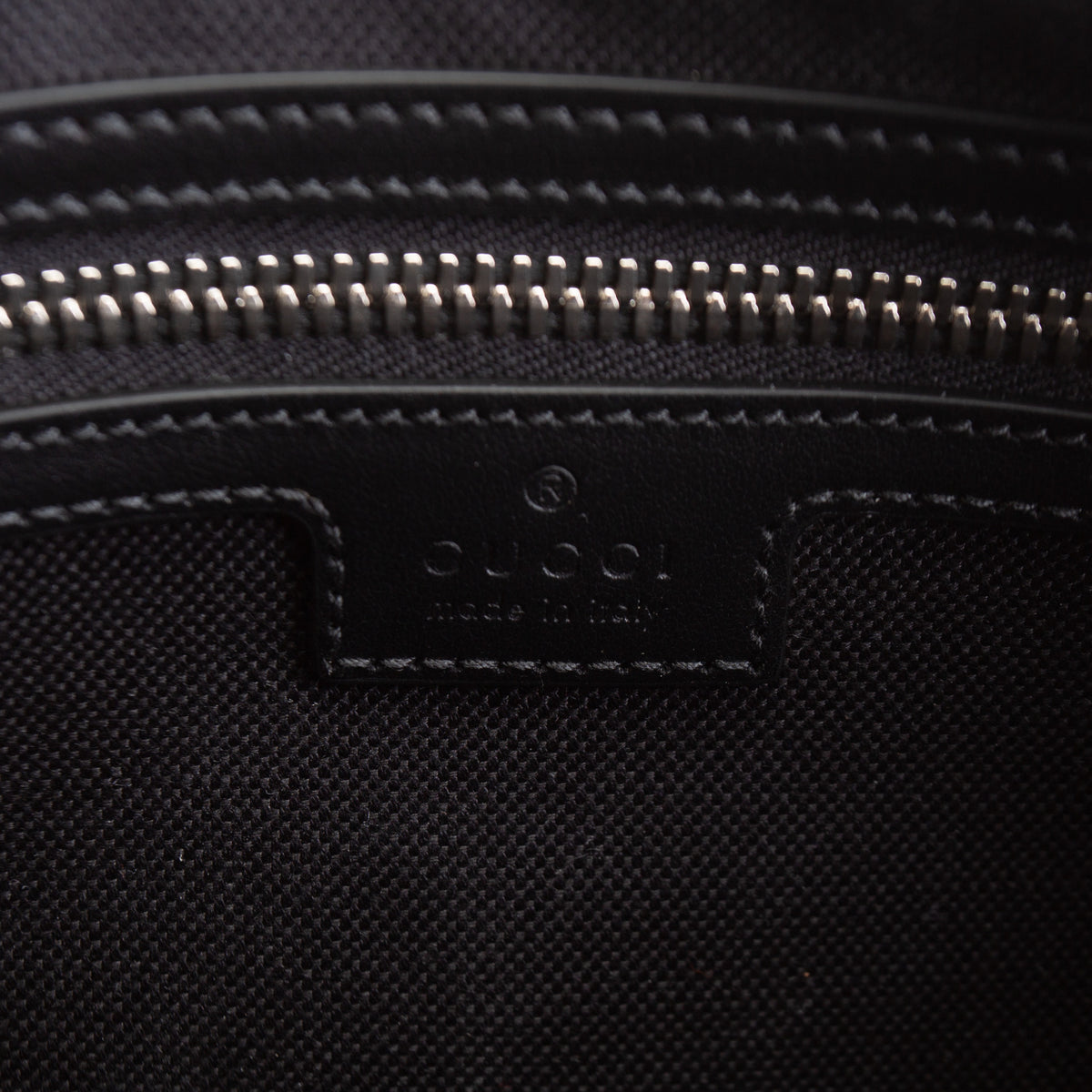 GUCCI GG Supreme Soft Belt Bag - Black