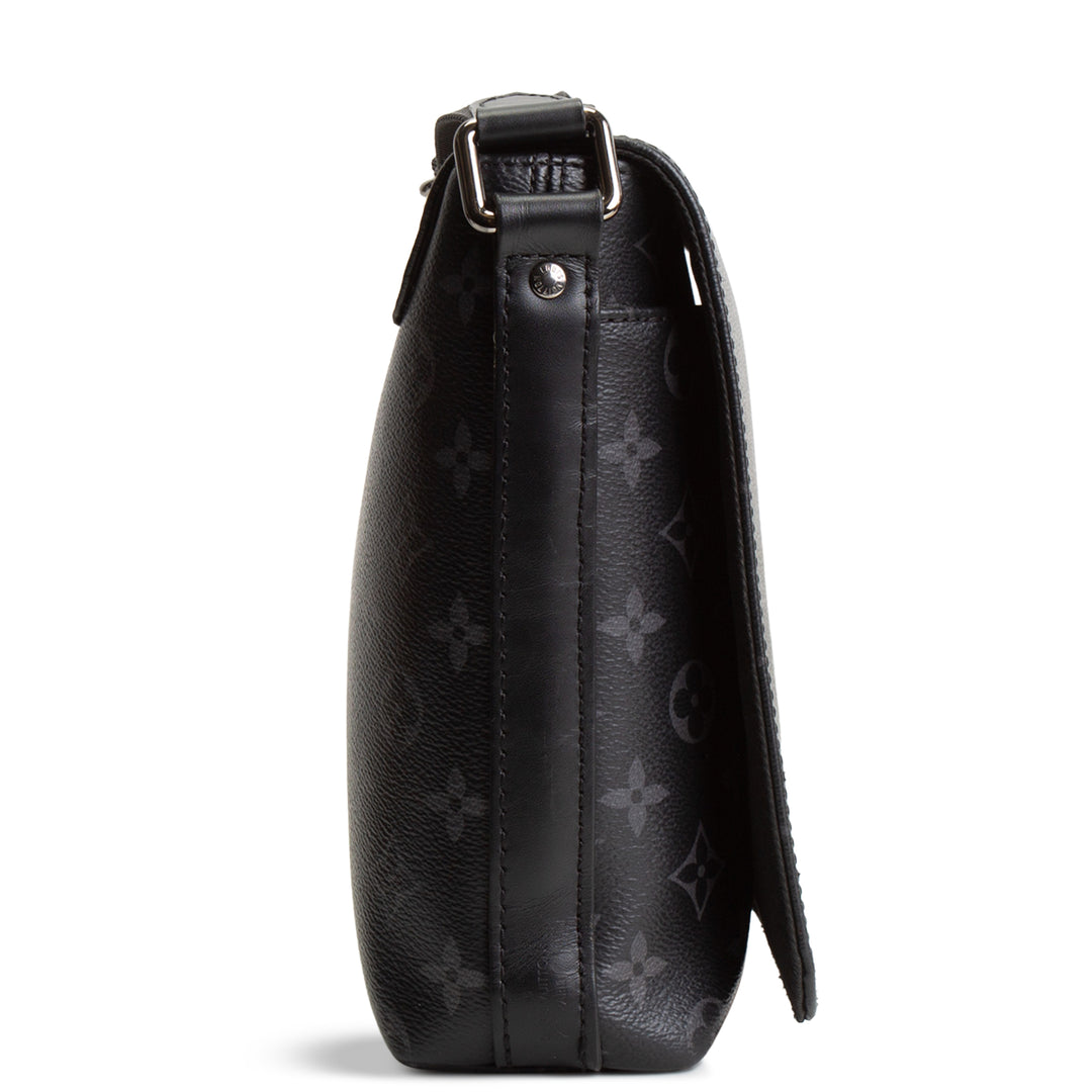 LOUIS VUITTON District Messenger PM - Monogram Eclipse
