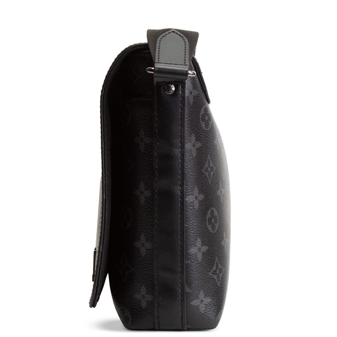 LOUIS VUITTON District Messenger PM - Monogram Eclipse