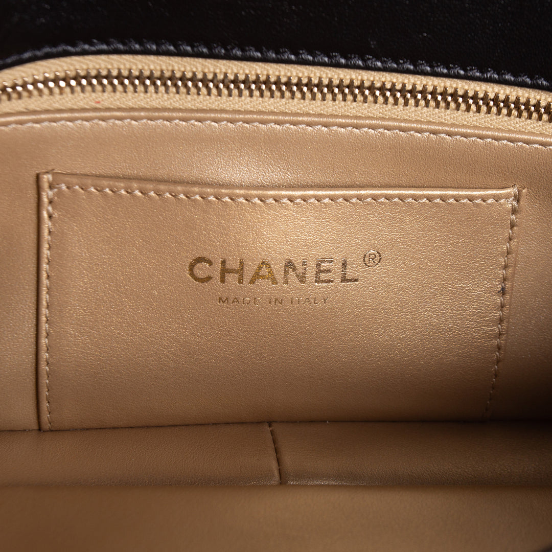 CHANEL Pearl Chain Flap Clutch - Black