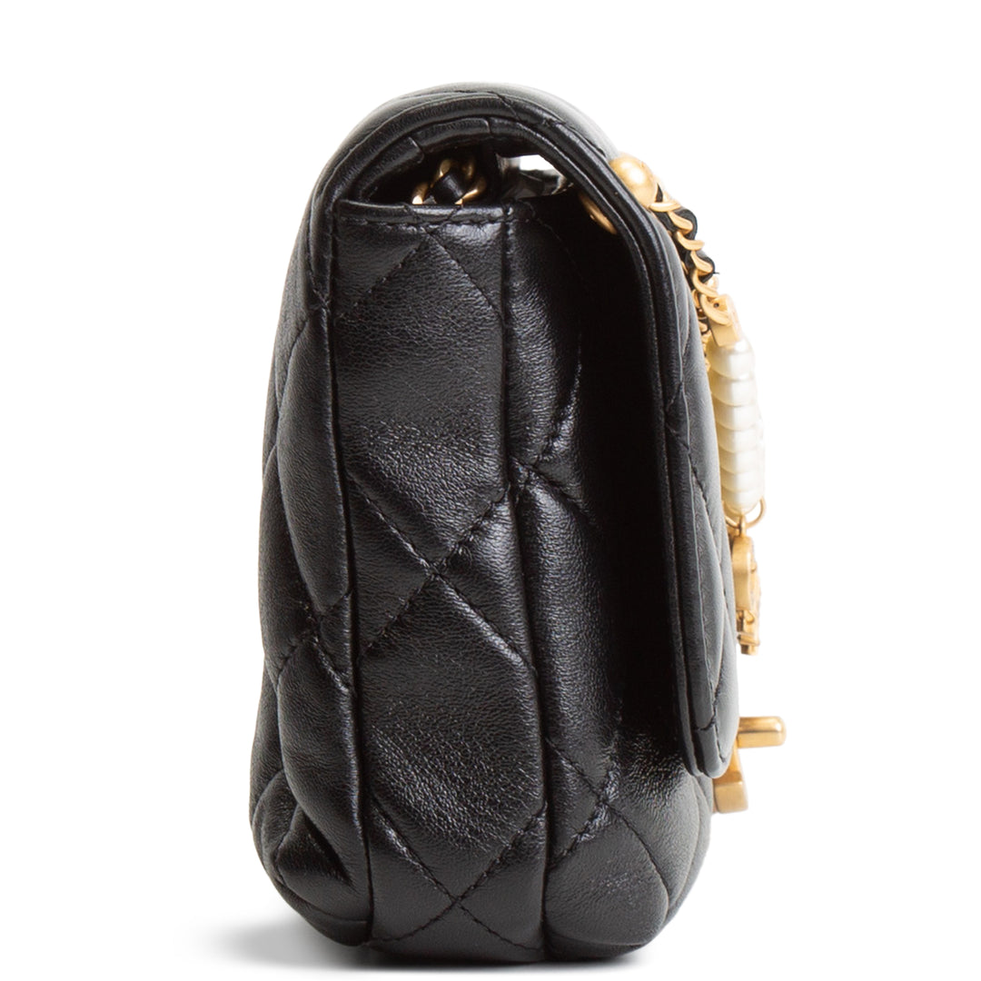 CHANEL Pearl Chain Flap Clutch - Black