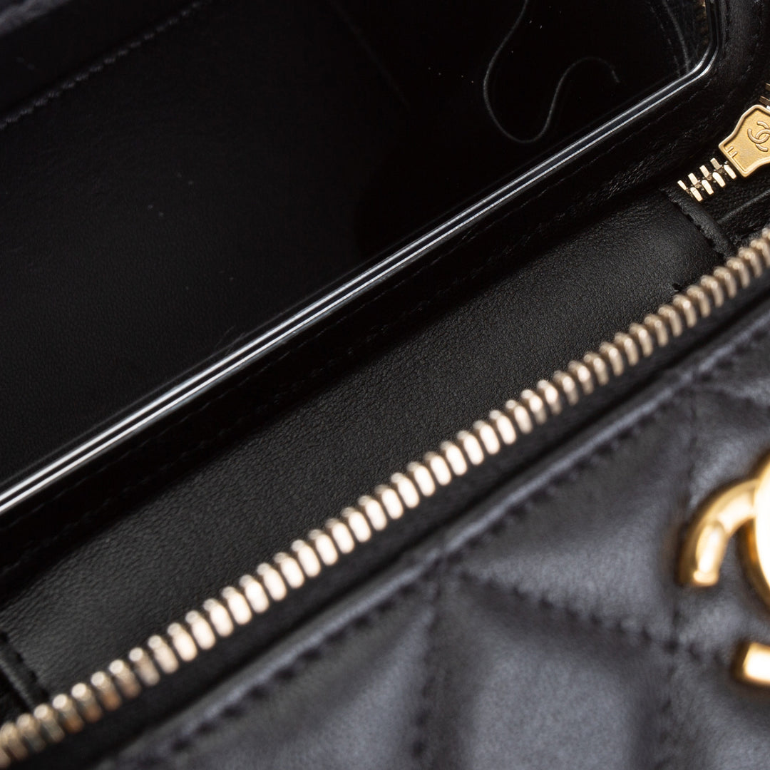 CHANEL Long Vanity w/ Heart Locket Chain - Black