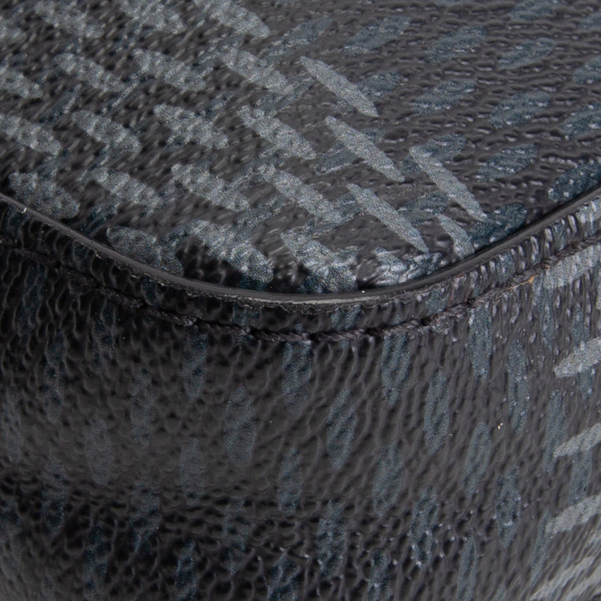 LOUIS VUITTON Damier Graphite Messenger Bag