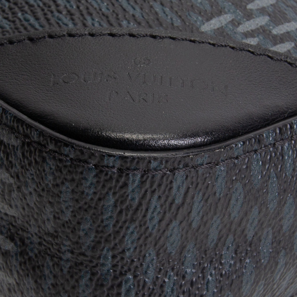 LOUIS VUITTON Damier Graphite Messenger Bag