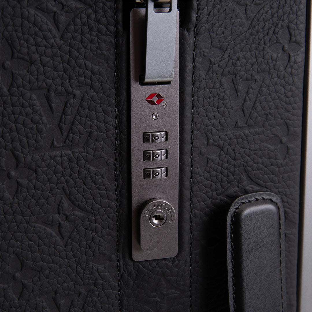 LOUIS VUITTON Taurillon Leather Horizon Rolling 55