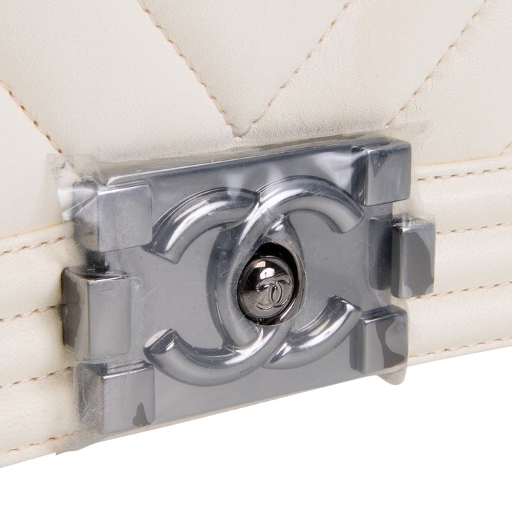 CHANEL Chevron Medium Boy Bag - Ivory