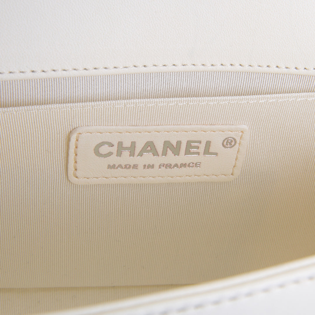 CHANEL Chevron Medium Boy Bag - Ivory
