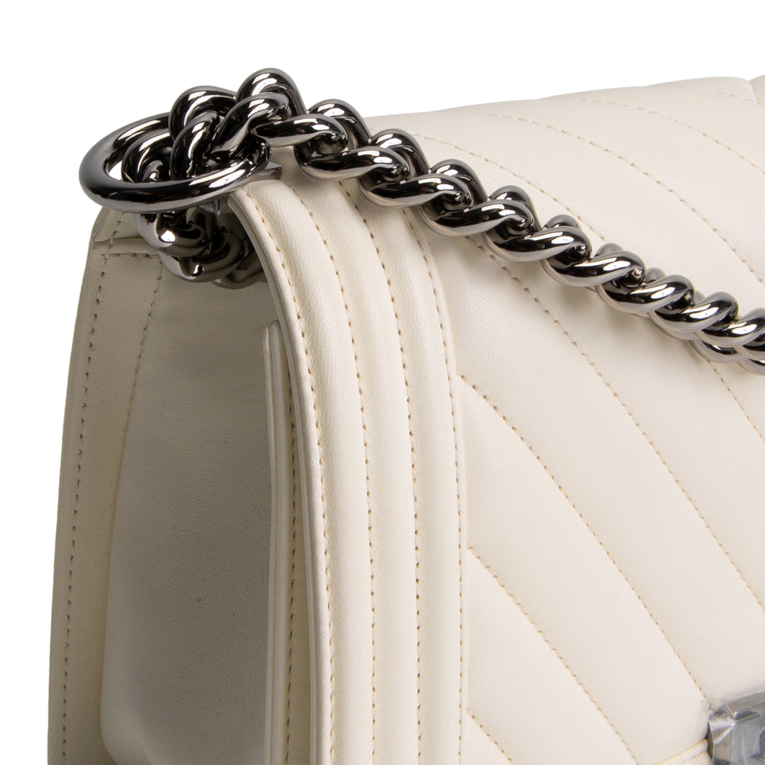 CHANEL Chevron Medium Boy Bag - Ivory